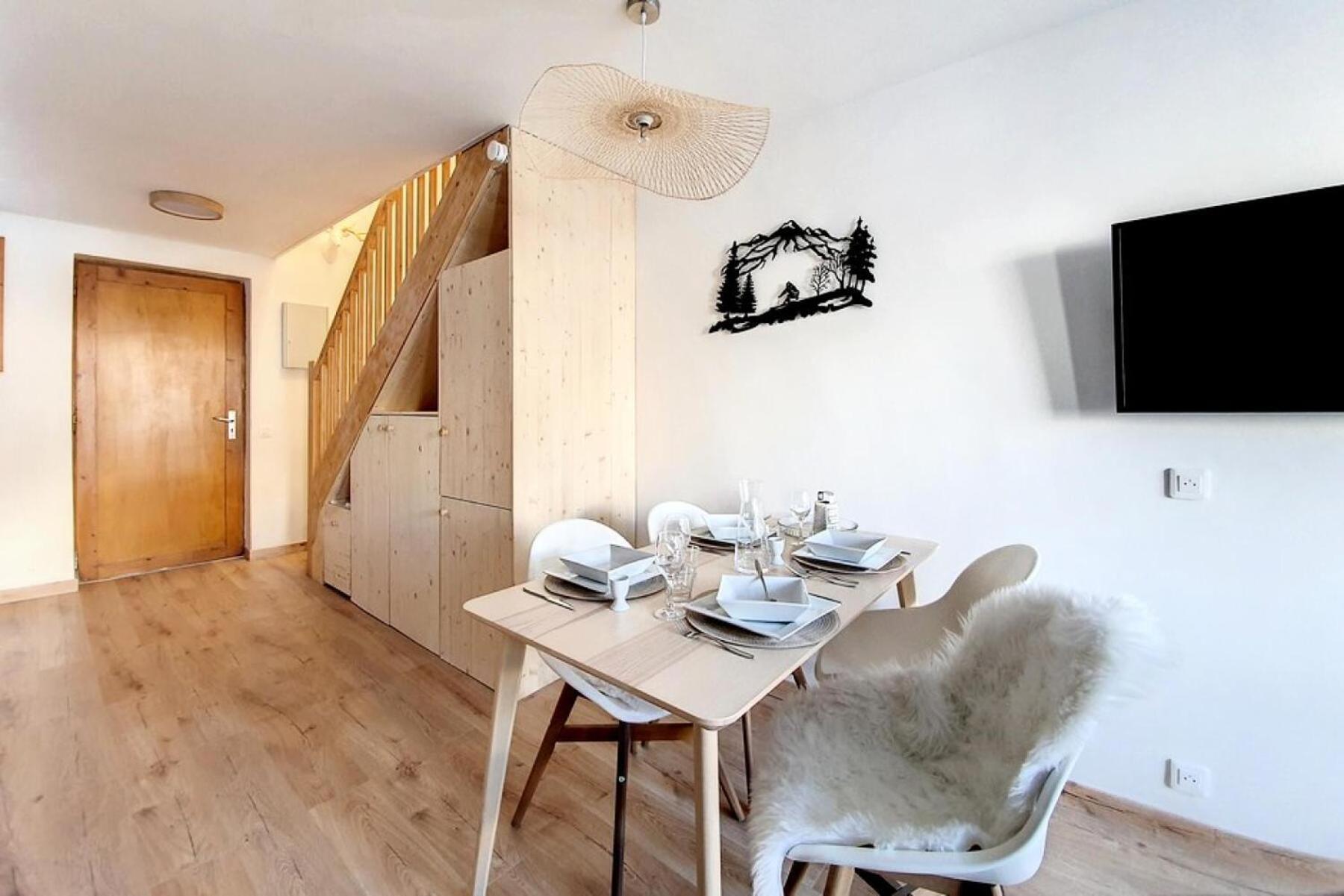 Residence Hors Piste - Appartement Renove En Duplex - Au Pied Des Pistes - Balcon Mae-0494 圣马丁德贝尔维尔 外观 照片